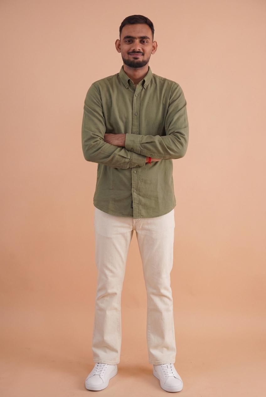 Ecru Bootcut · White Low Sneaker